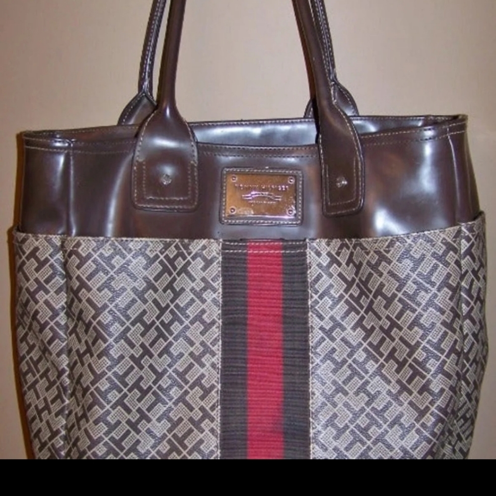Vintage Tommy Hilfiger purse